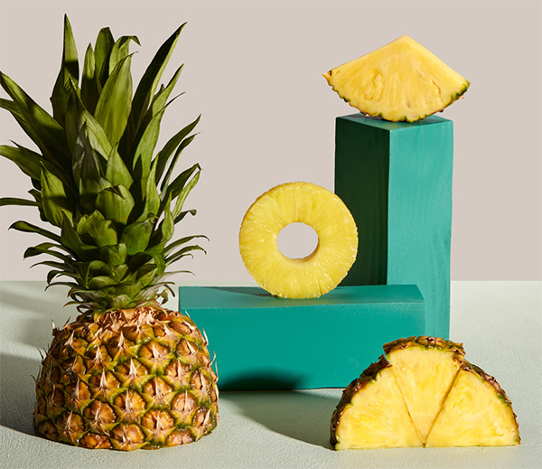 Ananas skivad och klyftad